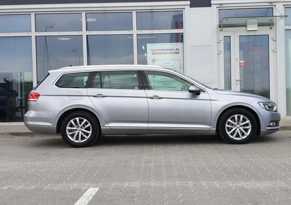 Volkswagen Passat cena 77900 przebieg: 137416, rok produkcji 2018 z Bieżuń małe 379